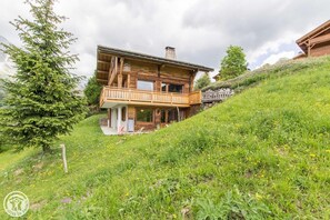 Exterior - Wifi, Ground floor, view mountain, terrace, fireplace or stove, parking, 55m², Le Grand Bornand (Le Grand-Bornand)
