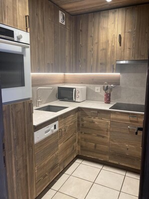 Fridge, oven, dishwasher - Wifi, Ground floor, view mountain, terrace, fireplace or stove, parking, 55m², Le Grand Bornand (Le Grand-Bornand)