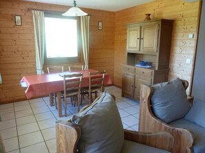 Interior - Wifi, Ground floor, view mountain, terrace, fireplace or stove, parking, 55m², Le Grand Bornand (Le Grand-Bornand)