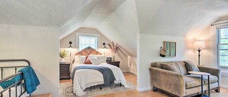 2 bedrooms, iron/ironing board, Internet, bed sheets