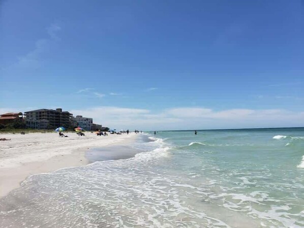 Beach nearby, sun-loungers, beach towels
