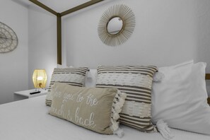 3 bedrooms, desk, iron/ironing board, free WiFi