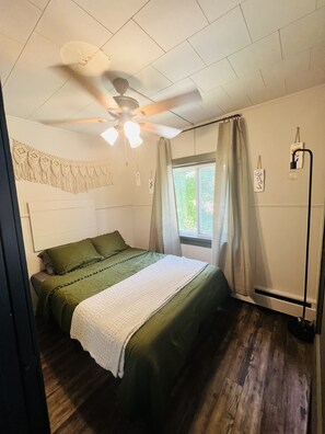 3 dormitorios, tabla de planchar con plancha, wifi gratis y ropa de cama