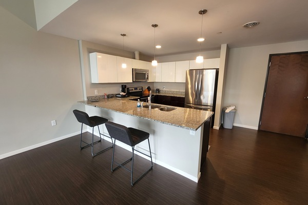 Frigorifero, microonde, forno, piano cottura