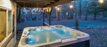 Zen Escape : Game Room : Hot Tub
