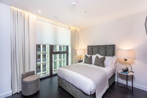 Premium Apartment | Iron/ironing board, free WiFi - Thornes House Apartments (London)