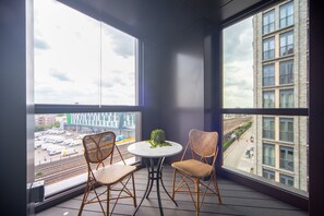 Premium Apartment | Terrace/patio - Thornes House Apartments (London)