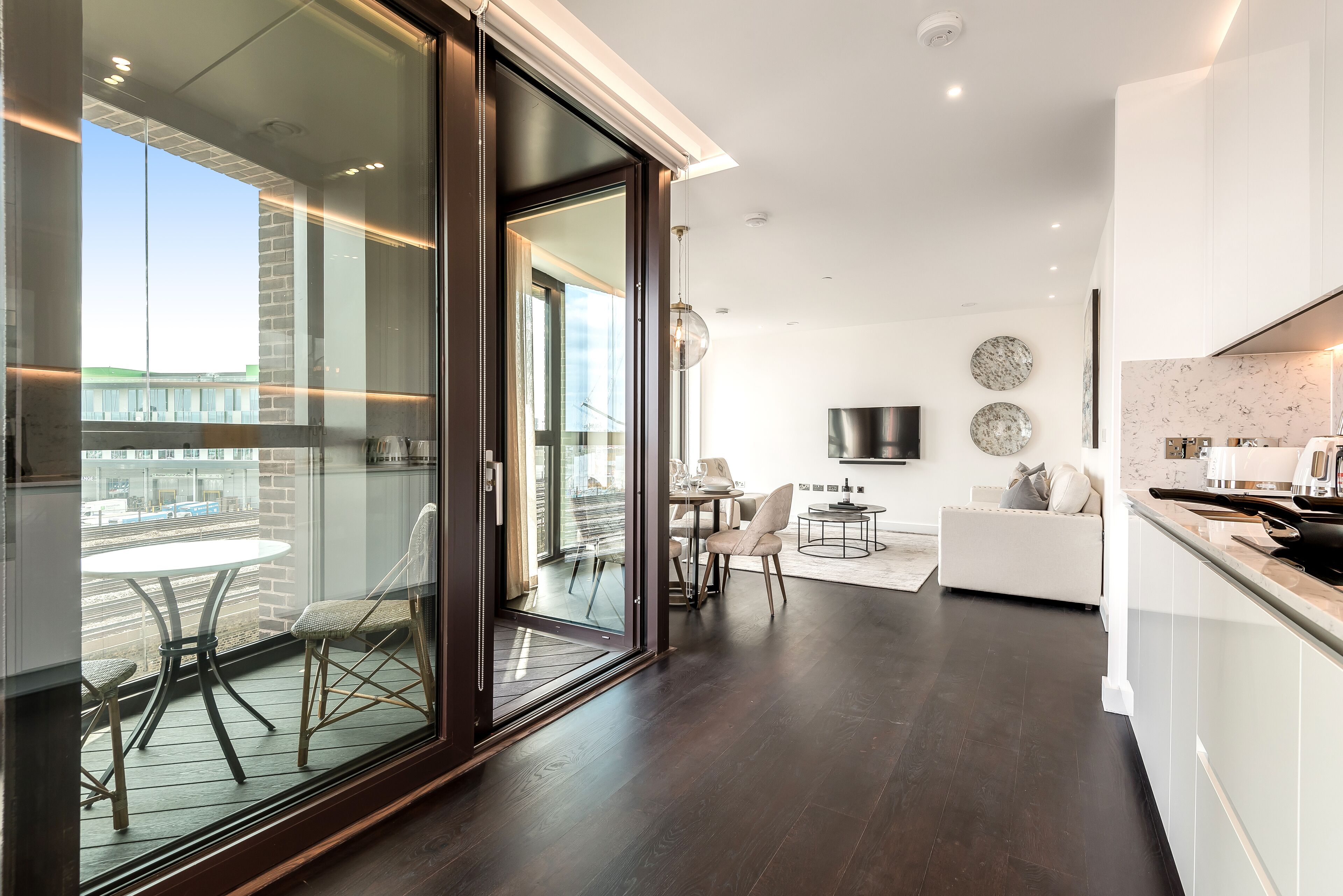 Premium Apartment | Living area | TV