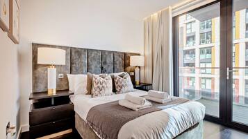 Premium Apartment | Iron/ironing board, free WiFi