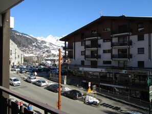 Balcony - 2nd floor, view mountain/village, balcony, tv, ski locker, 24m², Le Grand Bornand (Le Grand-Bornand)