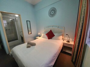 Standard Double Room | In-room safe, iron/ironing board, free WiFi - Hotel Riviera (Durban)