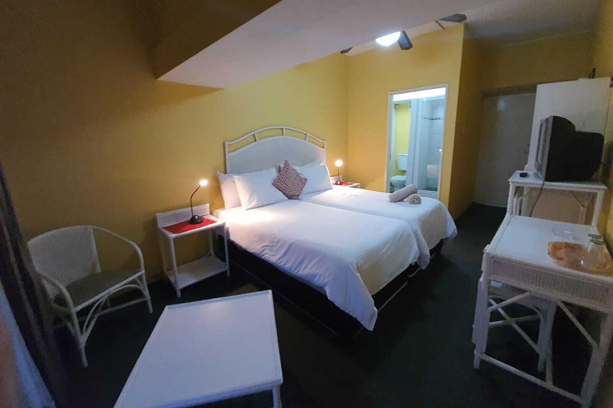 Standard Twin Room | In-room safe, iron/ironing board, free WiFi