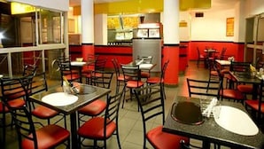 Restaurant - Hotel Riviera (Durban)