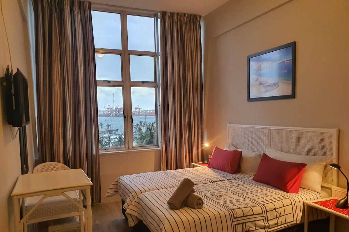 Premium Single Room | In-room safe, iron/ironing board, free WiFi
