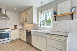 House, Multiple Beds, Patio, Garden View (Mesa Cottage) | Private kitchen | Fridge, microwave, oven, stovetop - Mesa Cottage - Patio With BBQ and Firepit (Santa Barbara)