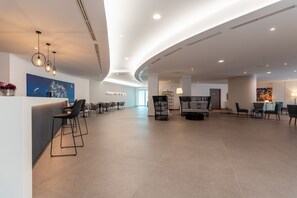 2 bar/lounge