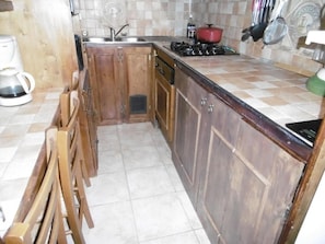 Frigorifero, microonde, forno, lavastoviglie