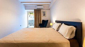 3 bedrooms, desk, iron/ironing board, WiFi - Valira Cozy Maisonette - Relaxing Vibes Getaway (Valira)