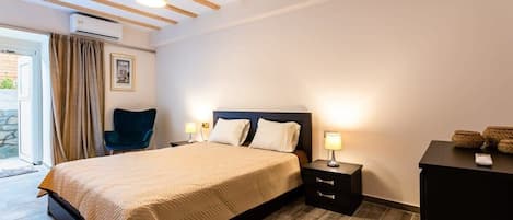 3 Schlafzimmer, Schreibtisch, Bügeleisen/Bügelbrett, WLAN