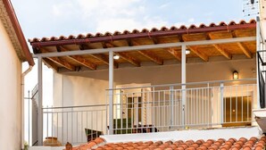 Exterior detail - Valira Cozy Maisonette - Relaxing Vibes Getaway (Valira)