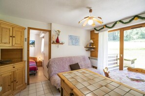 2 bedrooms
