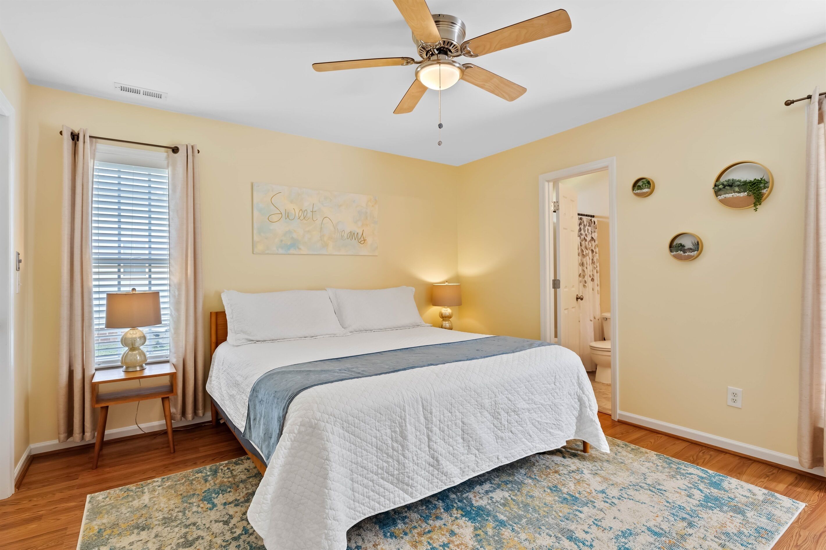 2 bedrooms, iron/ironing board, travel cot, free WiFi