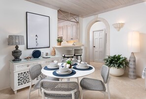 Dining - Elegant 2 bedroom apt, private pool, beach access - Moonshadow (Mullins Beach)