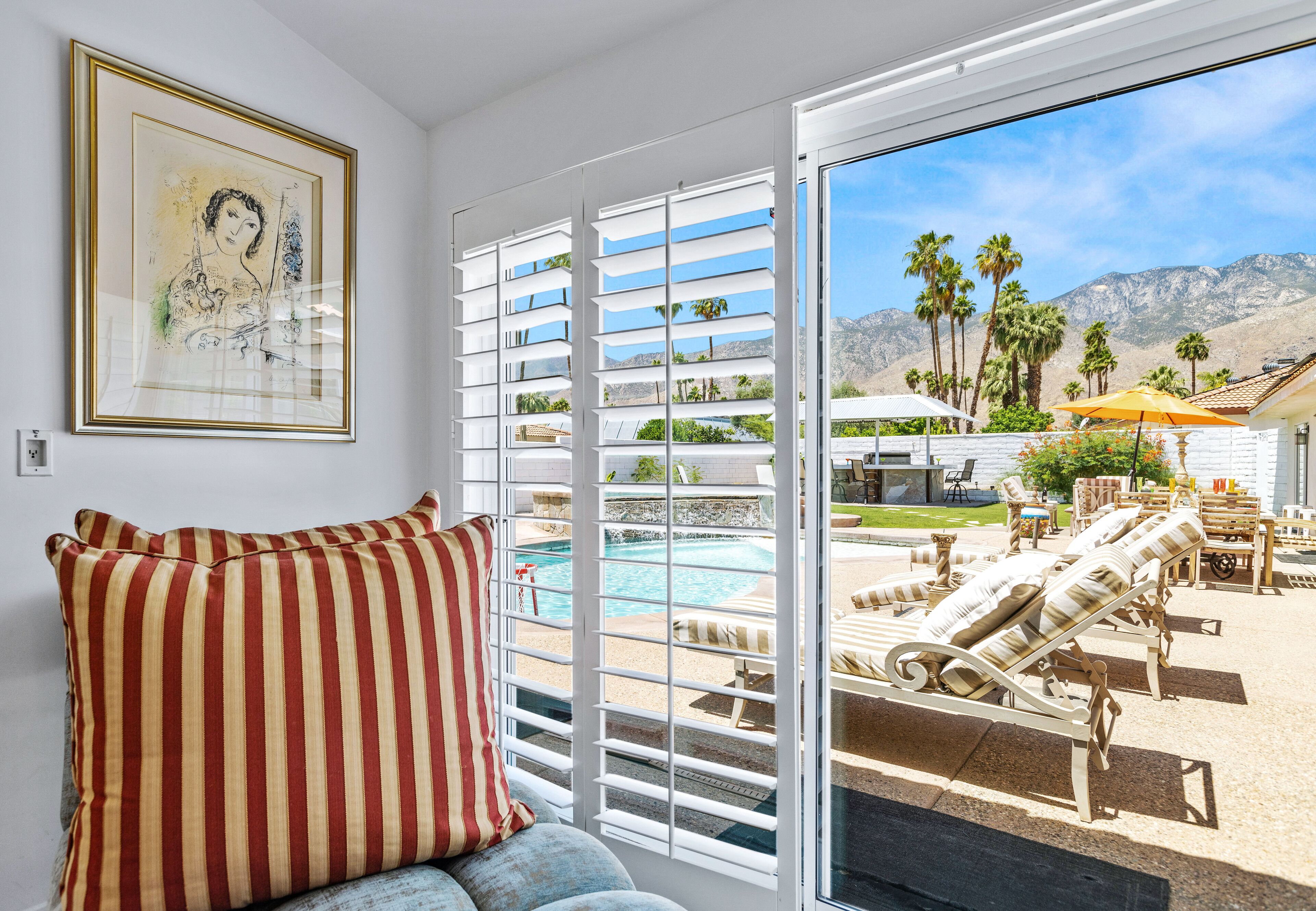 Palm Springs Paradise-Mid Century Modern Retreat. Sleeps 8! South Palm Springs.