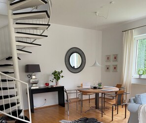 Dining - A beautiful vacation home with garden, terrace and parking, (1 to 6 pers.) (Kastellaun)