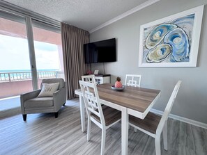 Dining - Beach Club D0302- Direct Gulf View - Beach - Pool - WIFI (Gulf Shores)