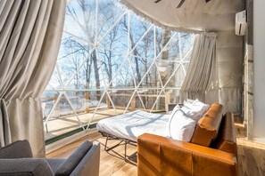 XL Luxe Geo Dome + Hot Tub + Mountain Views | Living area - The Glamping Collective (Clyde)