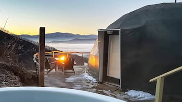 Luxe Dome + Hot Tub + Mountain View | Terrace/patio