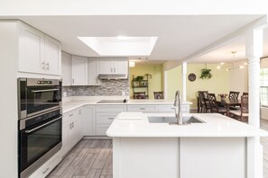 House, Multiple Beds, Patio, Garden View | Private kitchen | Fridge, microwave, oven, stovetop