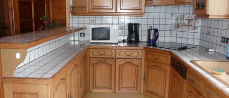 Refrigerador, microondas, horno y lavavajillas