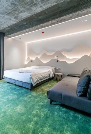 Individually decorated, travel cot, free WiFi, bed sheets