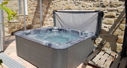 Gßte clos et spacieux, chambres climatisées, SPA, Garage fermé, Plages 5km maxi