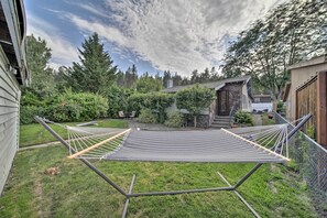 Terrace/patio - Bright & Airy Liberty Lake Abode w/ Backyard! (Liberty Lake)