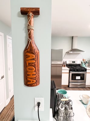 ثلاجة، ميكروويف، فرن، غسالة أطباق