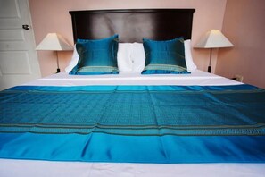 Schreibtisch, Bügeleisen/Bügelbrett, kostenloses WLAN, Bettwäsche