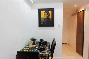 Dining - Comfy Greenbelt Suite w/ City View, Pool & Balcony (Parañaque)
