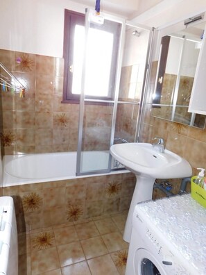 Bathtub