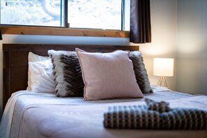 Condo, 2 Queen Beds, Balcony, Lake View (Tahoe Lakeview Bliss) | 2 bedrooms, individually decorated, individually furnished, free WiFi - Enjoy Tahoe Lakeview Bliss Pet Friendly! (Stateline)