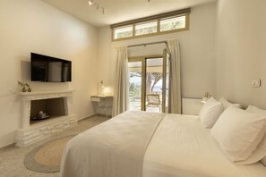 家庭房, 2 间卧室, 海景 | 办公桌、笔记本电脑工作区、遮光窗帘、隔音