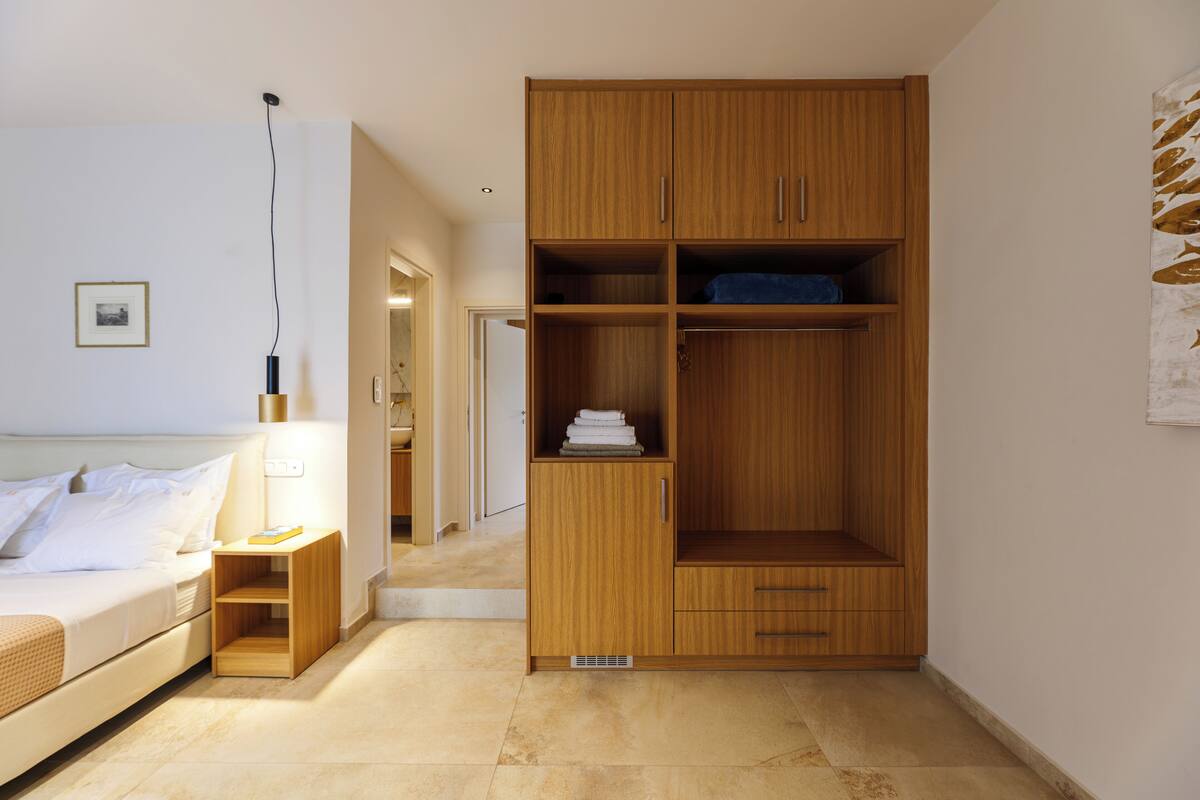 1 bedroom, desk, laptop workspace, blackout curtains