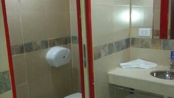 Family Cottage | Bathroom