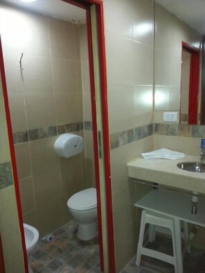 Family Cottage | Bathroom