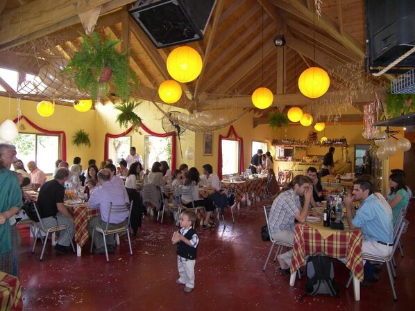 Family Cottage | Restaurant