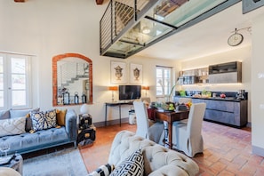 TV - Casa Lucky, Romantic Modern 3 bedrooms Penthouse inside the Walls of Lucca (Lucca)