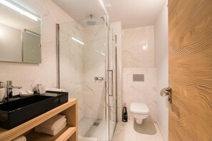 Bañera, secador de pelo