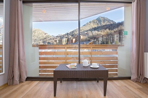 Wifi, 20m from ski slopes, fitness, swimming pool, sauna, tv, ski locker, 20m², Isola 2000